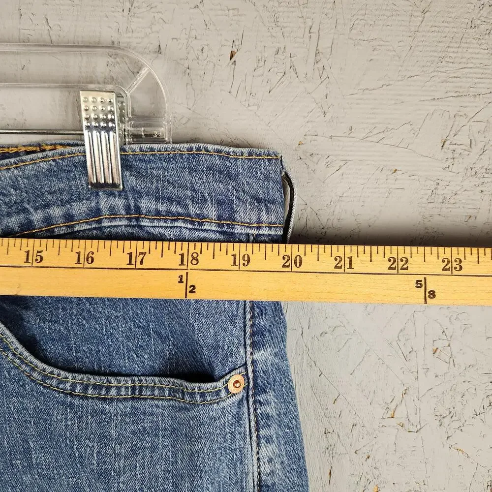 Levis measurements photos
